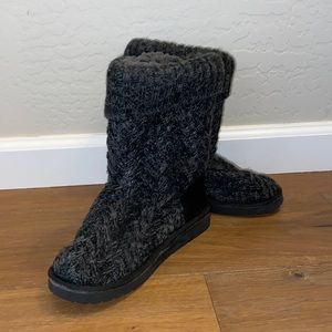 MUK LUKS • Crochet Boots Size Woman’s 6